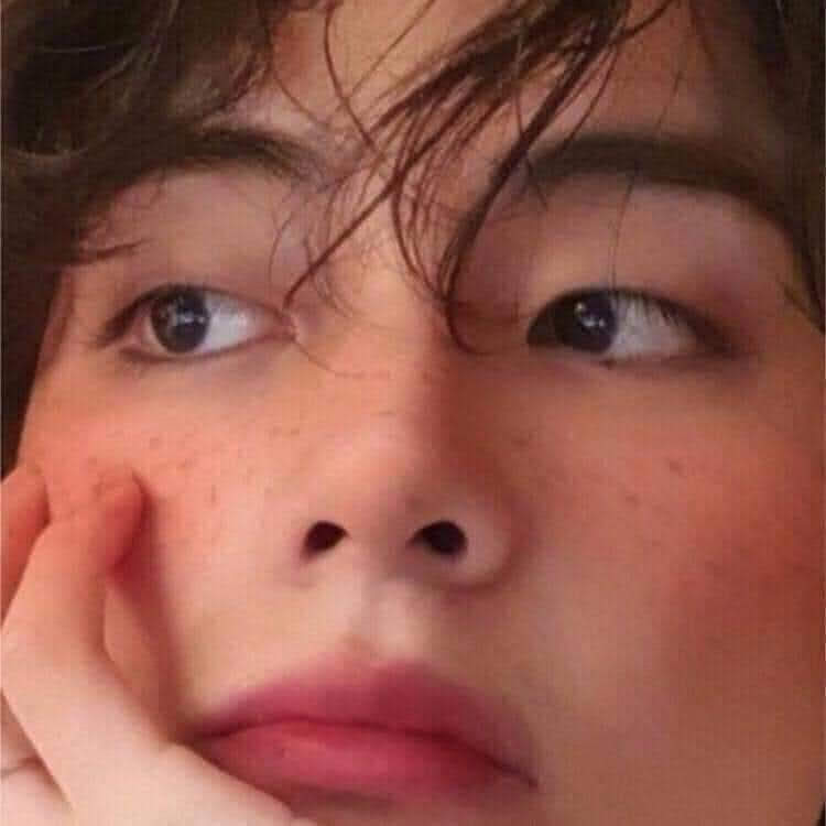 Januari_2801's tweet photo. Por muchos días de felicidad en tu vida y mucha salud✨
Felicidades mi niño precioso, mucho amor para tí 💕💜

@BTS_twt
#HappyBirthdayTaehyung #TaehyungDay #HappyVDay https://t.co/DTvHI77bol