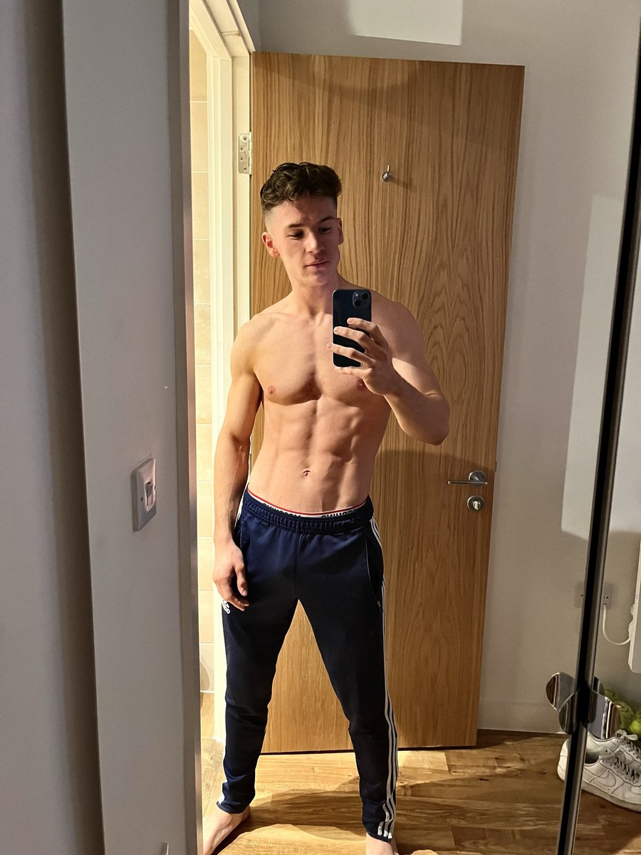 Lewis Saunderson tweet media