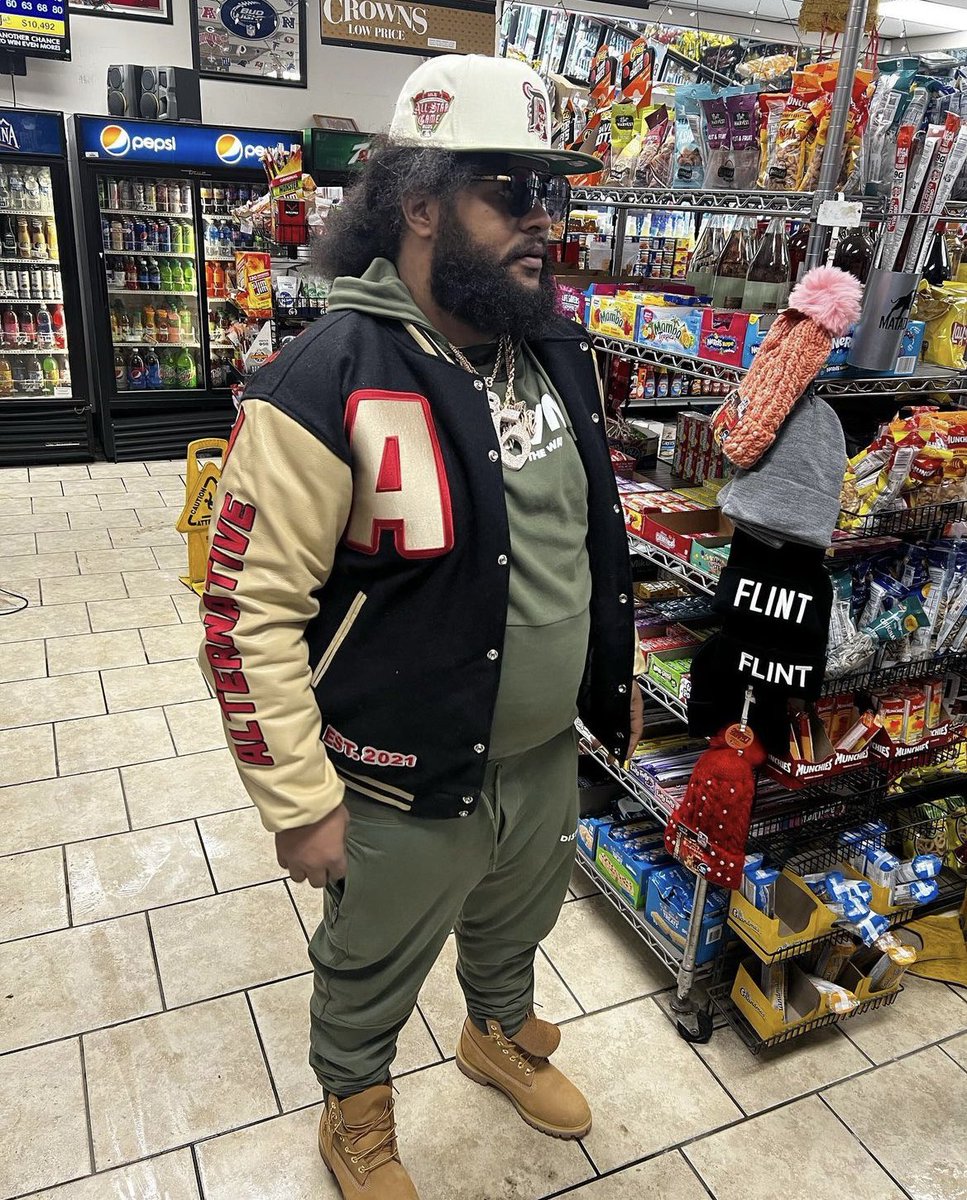 RMC__Mike's tweet photo. I Been To Myself I Been In The Wind They Ask Bout Where I Been Runnin Up Benjamin’s 😎😎😎 #Rmc #FreeTheGhetto https://t.co/LdT70kv62p
