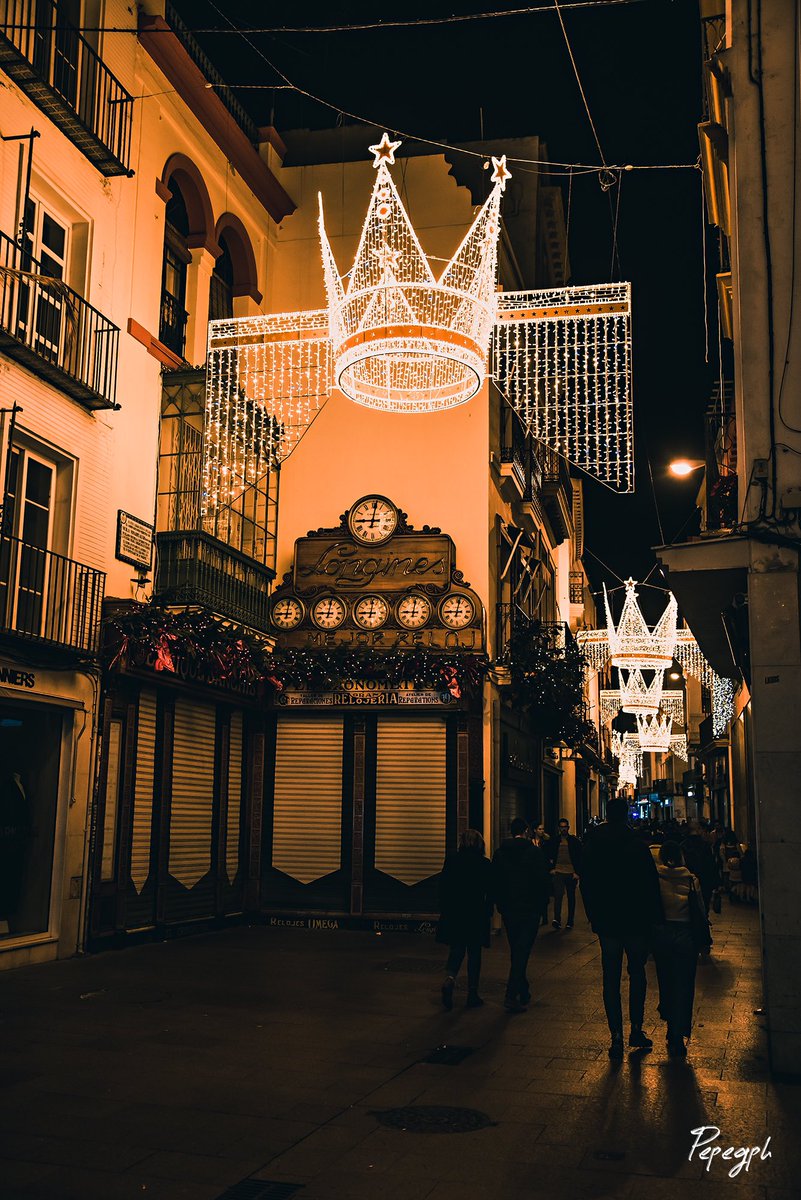 pepegph's tweet photo. Dejo por aquí fotos del alumbrado de Sevilla🎄 https://t.co/skD0prQjlF