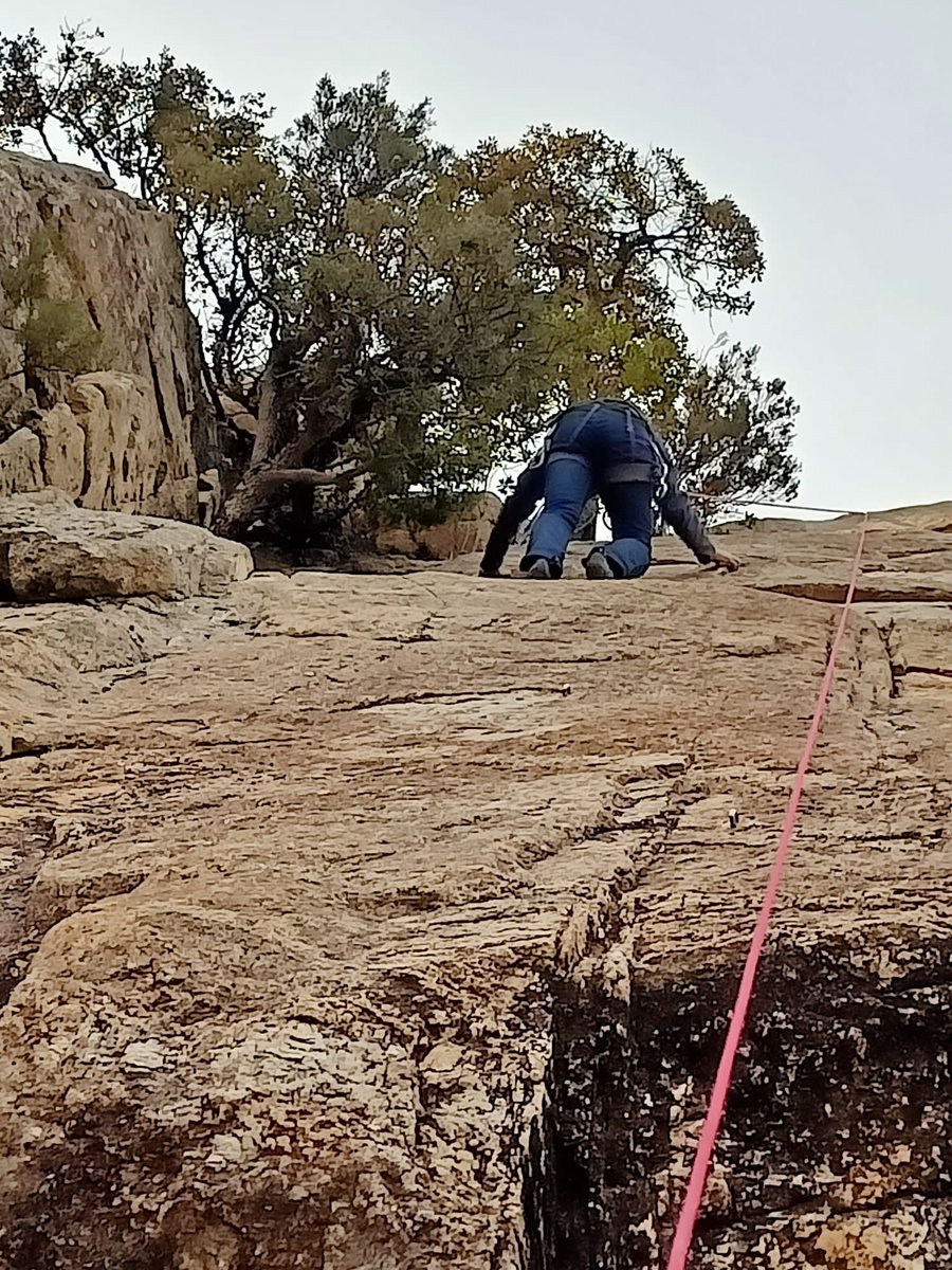 msoengs's tweet photo. Última escalada de l'any. #sector_placa a #cellecs. Dos vies amb inici dur i una mica d'adherència. Un bon entrenament acompanyat de @Kikialdo4. @ACEMataro https://t.co/4mHScFGhVN