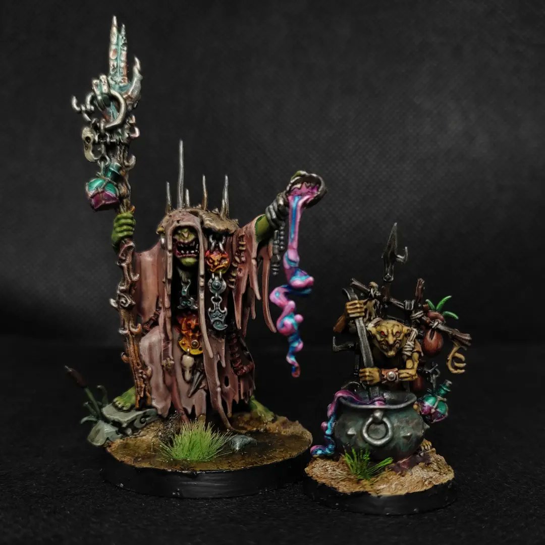 Laowphis's tweet photo. A swampcalla shaman and his pot grot preparing the poison for the Kruelboyz

#swampcallashaman #potgrot #orruks #kruelboyz #ageofsigmar #Warhammer #paintingwarhammer #wh40k #aos #warhammercommunity #miniaturepainting #gamesworkshop https://t.co/Ss4PHOMu04