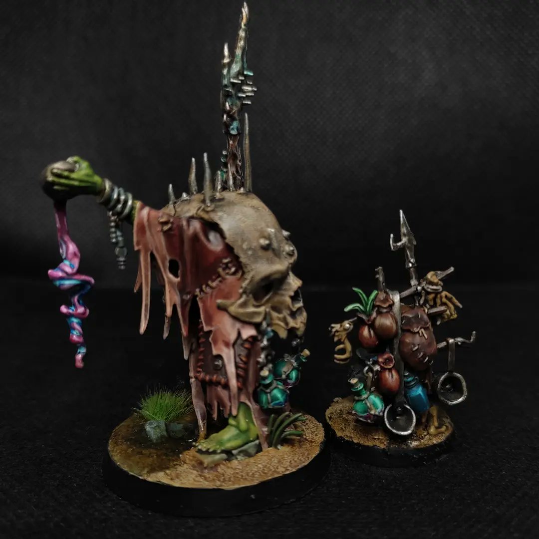 Laowphis's tweet photo. A swampcalla shaman and his pot grot preparing the poison for the Kruelboyz

#swampcallashaman #potgrot #orruks #kruelboyz #ageofsigmar #Warhammer #paintingwarhammer #wh40k #aos #warhammercommunity #miniaturepainting #gamesworkshop https://t.co/Ss4PHOMu04