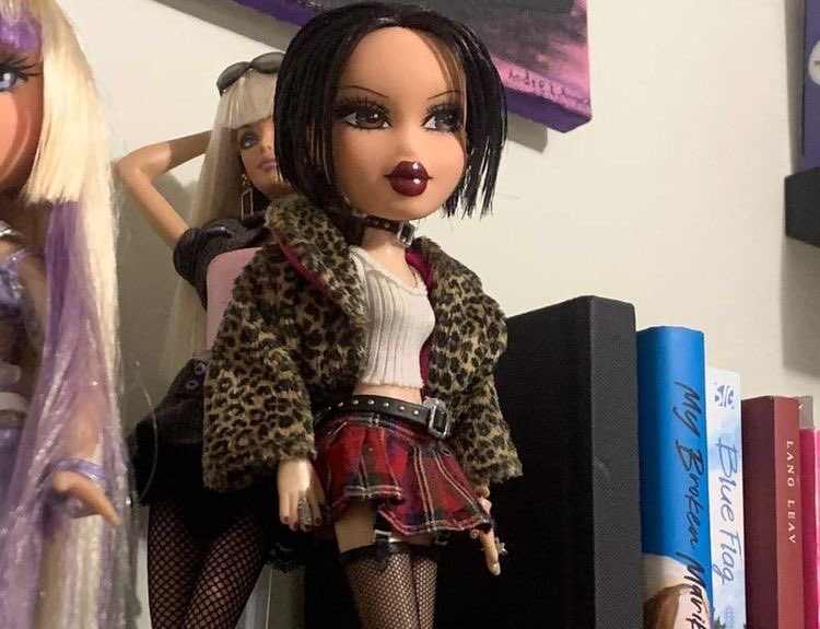 hourlynana1's tweet photo. bratz nana https://t.co/3WrEENK7GG
