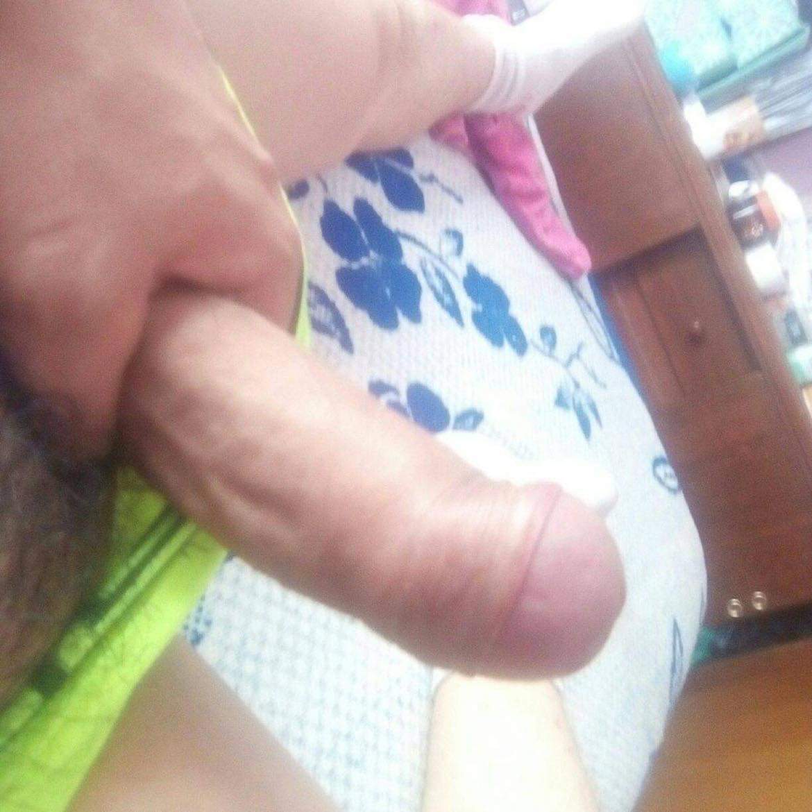MadurosEngaado2's tweet photo. Que rico está como para chuparle la cabezita y sacarle la leche 🔥🥵🥵 https://t.co/BTpx3GLP7S