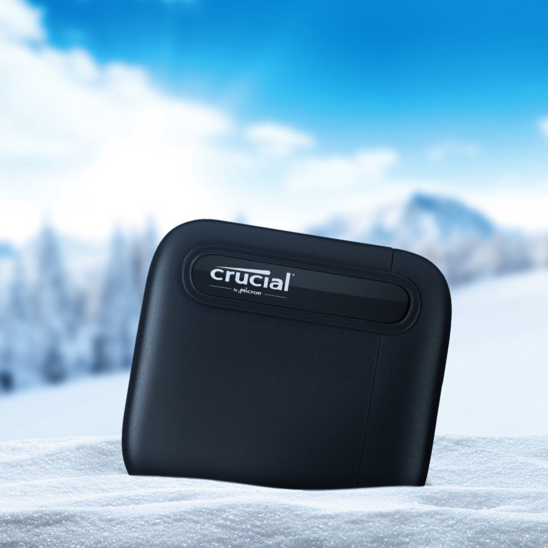 Même pendant les vacances de Noël, emmenez vos fichiers partout avec vous en toute sécurité avec notre #SSD portable Crucial X6 ! ⛄️ De combien d’espace de stockage disposez-vous actuellement pour vos besoins ? 🙂