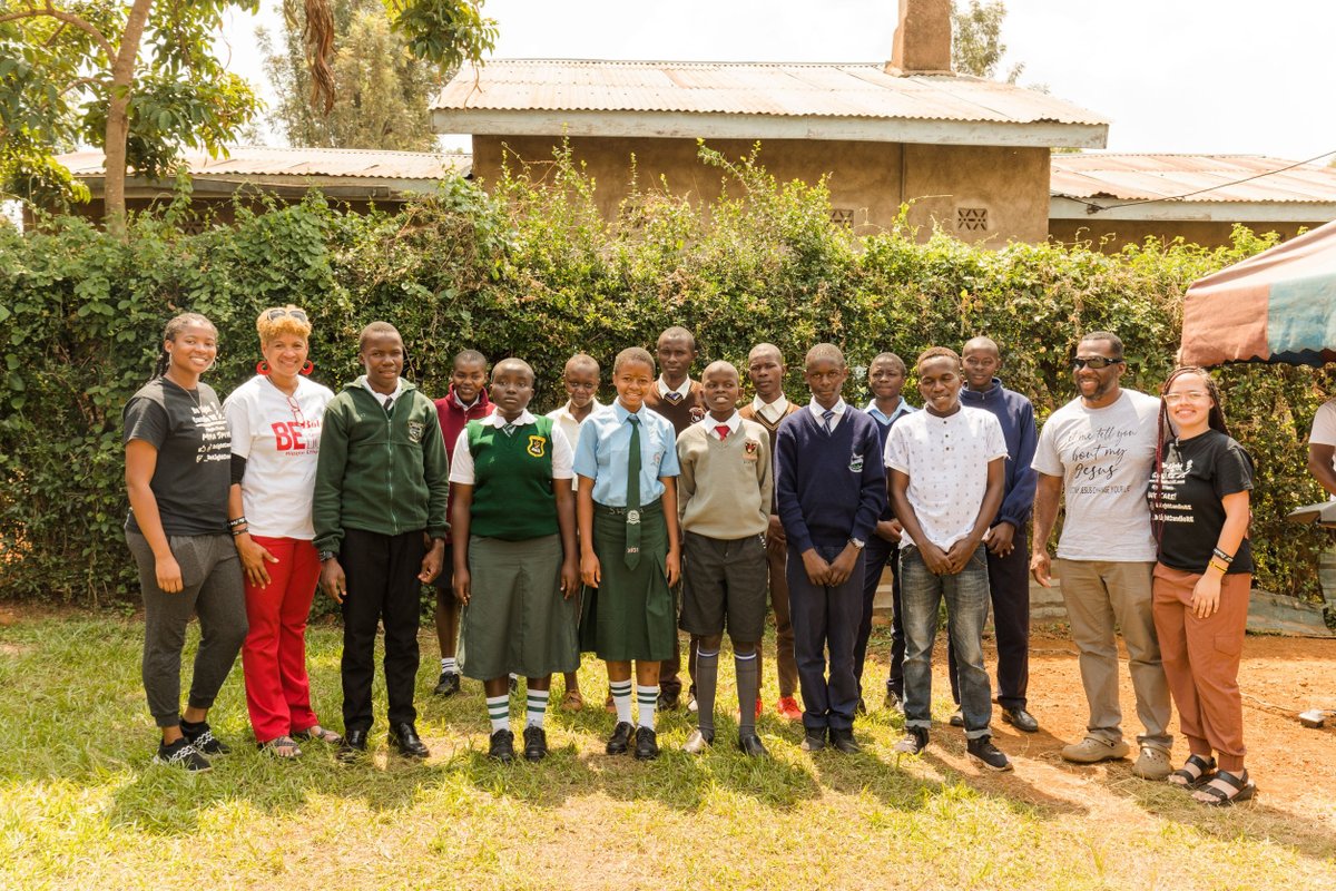 _BeLightCandles's tweet photo. Be Light Candle RE is committed to offering educational opportunities to students locally and abroad. As one semester ends and another begins, we want to express how proud we are of our scholars. https://t.co/TG8EPmpbIU