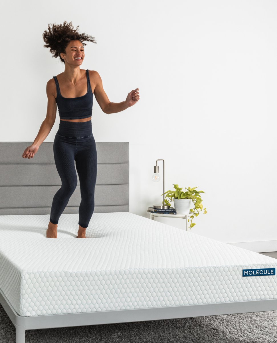 Jumping into the new year is as easy as...well, THIS!

#MOLECULESleep #TurnOFFToStayON #sleeptip #healthtip #sleepbetter #restorativesleep #coolersleep #sleepcool #sleepfit #sleepfitness #backedbyscience #recoverysleep