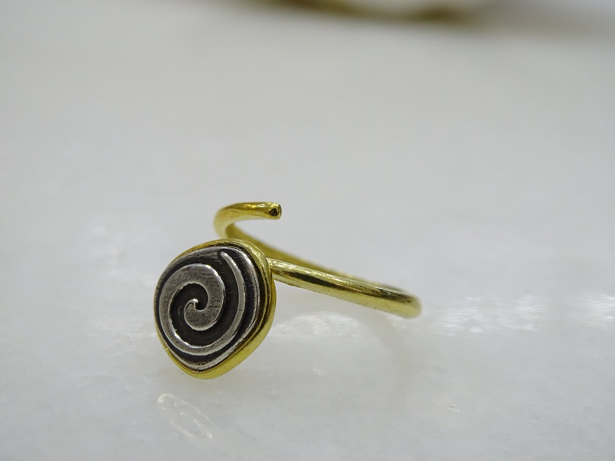 sergioaugustus_'s tweet image. Spiral Bicolor Adjustable Ring, Silver open ring, Everyday Ring, Greek Design Ring, Ancient Greek Ring, Geometric Ring, Mother spiral Gift
 #RingSilver #MotherSpiralGift #SpiralBicolor #EverydayRing #gift #OpenRing #IchorJewelry #etsy

👉etsy.com/listing/130250…