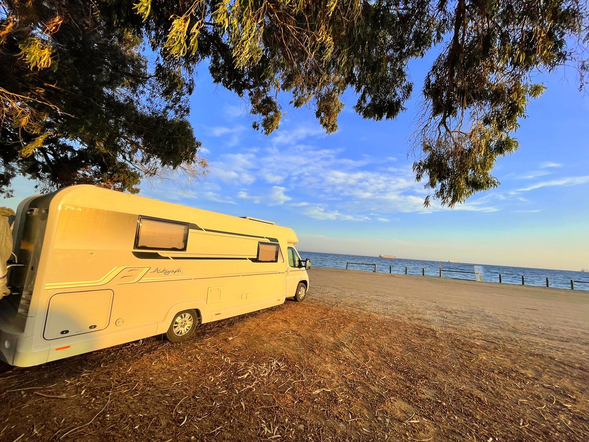 When your able to park up for the night on the beach and the sun sets. 

We are still down south in #Spain enjoying the warm weather. 

Who wouldn’t want this view. 

#homefromhome #BaileyAutograph #GoBailey #Lovetotravel #Motorhomelife