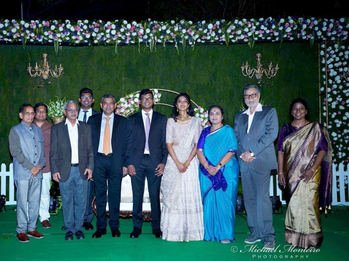 PSMURTHY3's tweet photo. During Capt Veeresh Son marriage reception with former bosses Dr JSatyanarayana Mrs Ratna Prabha and Sri Vidya Sagar IAS garu recently https://t.co/7cLKsS0jDJ