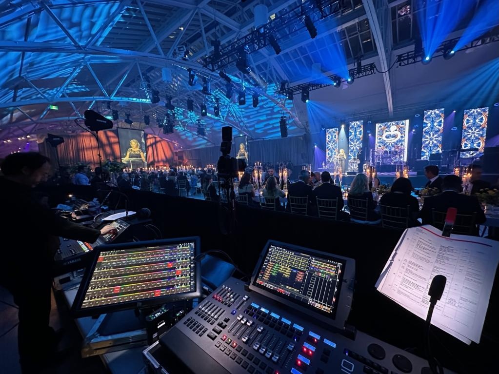ControlObsidian's tweet image. #repost from @mrrobertlynch
Using the NX4 + NXP at  St. Mary’s Ball in Montreal which raised $1.4m net for the hospital.

Production by @total.ca

#obsidiancontrolsystems