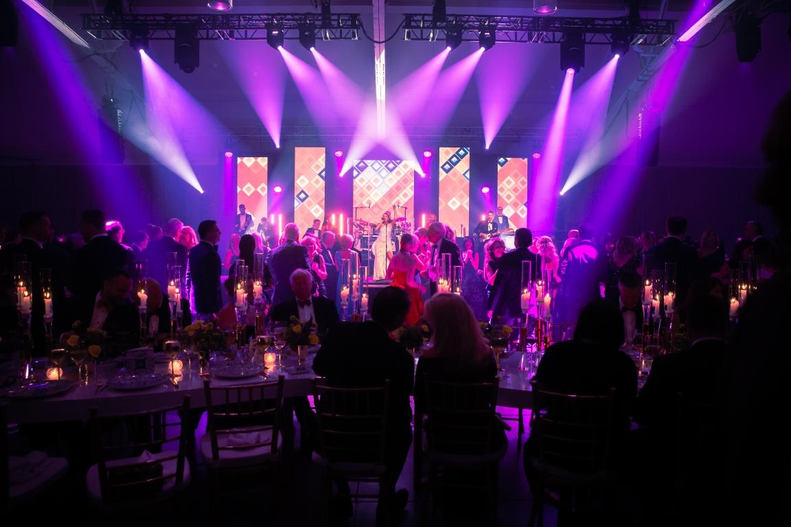 ControlObsidian's tweet image. #repost from @mrrobertlynch
Using the NX4 + NXP at  St. Mary’s Ball in Montreal which raised $1.4m net for the hospital.

Production by @total.ca

#obsidiancontrolsystems