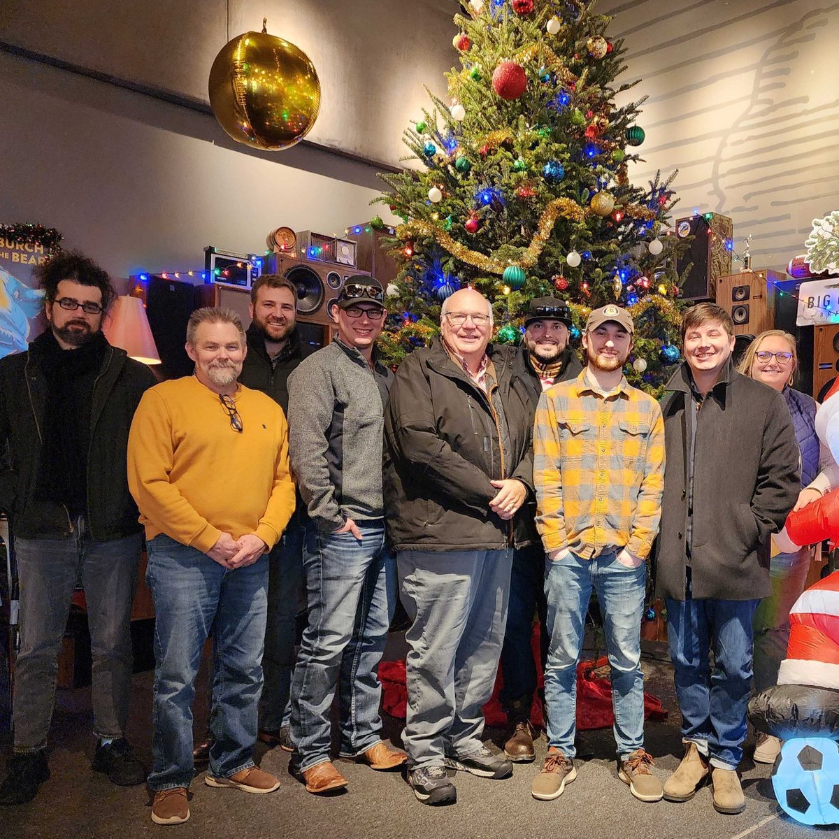 FarrPro's tweet image. Happy Holidays from all of us at FarrPro! ❄️
We can't wait to see you in the New Year! 
 #newyear #NewYearsEve #newyear2023 #Holidays #holidaylunch #holidayseason #iowacityiowa #agtech #agtech #Christmas #christmas22 #christmastree #coworkersandfriends #farrpro #amesia