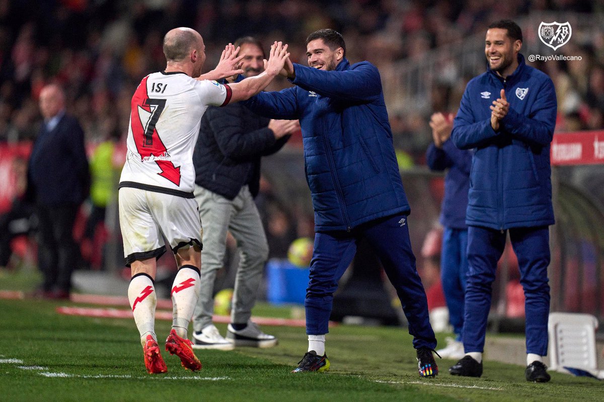 rvmbrasil's tweet photo. FINAL EM MONTILIVI! 

No último jogo de 2022, RAYO VALLECANO soma um pontinho importante e empata por 2-2 com o Girona. Isi Palazon e Camello marcaram nossos gols! 

⚡️ https://t.co/WhDBwsTCOn