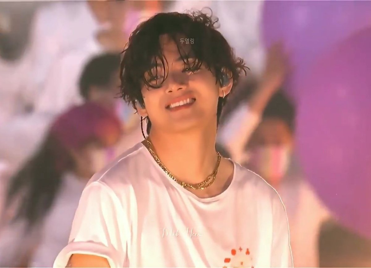 7BLACKSWANNN's tweet photo. Ahhh benim melek yüzlü bebeğim. Doğum günün kutlu olsunnn. Iyi ki varsın seni çok seviyorummm🥺💜
#TAEHYUNGDAY 
#HappyBirthdayTaehyung https://t.co/97Z7JPp4xg