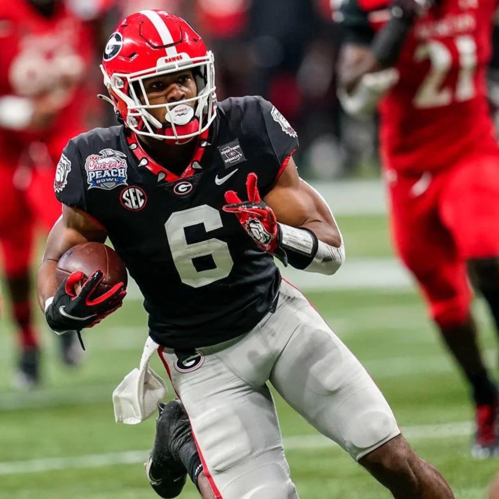 Don't forget to enter to win one of our Peach Bowl Giveaways! We're giving away 2 TICKETS to the Peach Bowl and 3 SETS of TWO TICKETS to the Peach Bowl Fan Fest! 🏈 🍑  You don't want to miss this! 

Comment below who you would bring along with you 👇