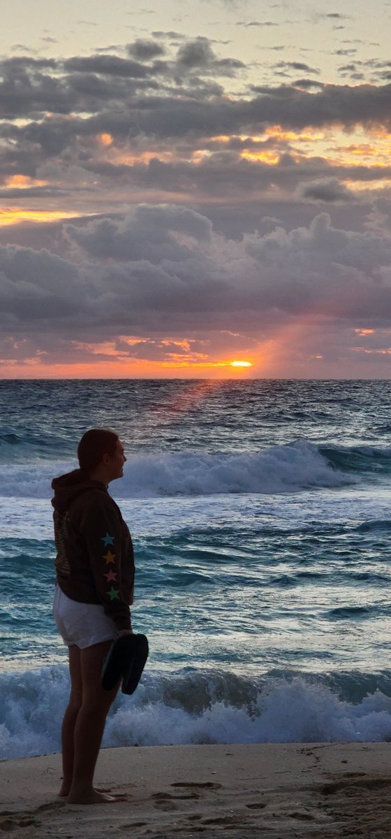 grapyapy's tweet photo. Sunrise wake-ups to work out, when you're only vacation days that are the same are during basketball season! #CancunNewYear https://t.co/MirsgSd8Uk