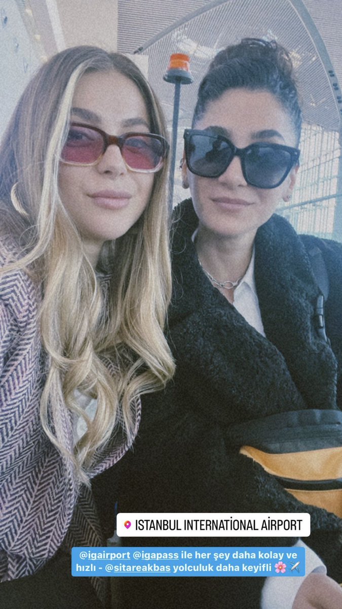 _cool_girll's tweet photo. Kızlaaar 😍😍💗 #ilayerkök #sitareakbas https://t.co/eip5OIlOZ1