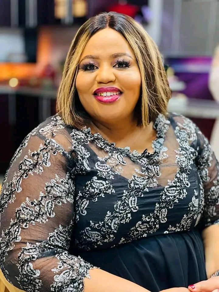 joy_zelda's tweet photo. MaCele acted like she accepted MaKhumalo all along she hasn't she just a Pretender and Bully other wives deserves traditional weddings too she just Toxic and makes me lose interest in her #Uthandonesthembu https://t.co/uLiZhIEy6r