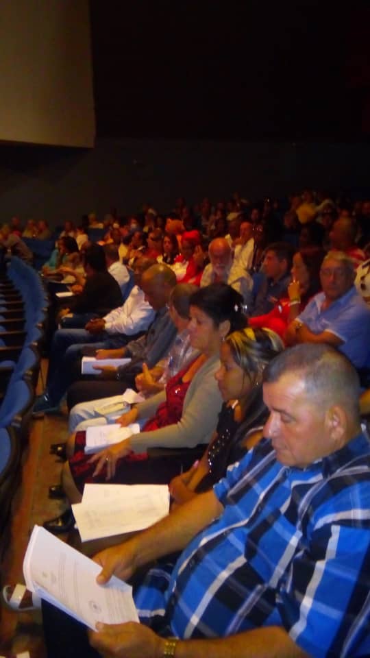 En la II Sesión Ordinaria del XVIII Período de Mandato de la Asamblea Municipal de #CardenasEnVictoria participa el Miembro del Buró Político y 1er Ministro de la República de #Cuba Manuel Marrero en la Aprobación del Plan del Presupuesto para el año 2023 🇨🇺