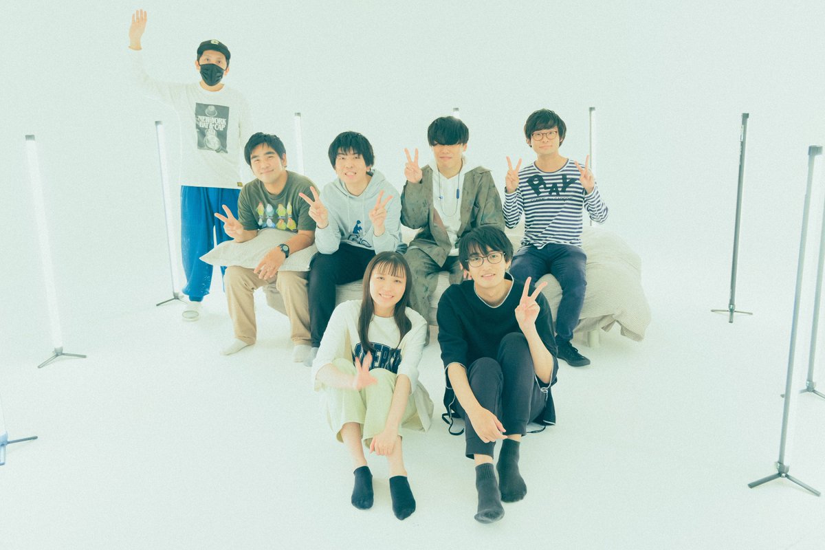 insom_0817's tweet photo. MVの再生が1万回超えたのでオフショットの公開…その2

こちらはバンドと、出演者の皆様

@ishio_kaito1011 https://t.co/IrdRnOE9Sr