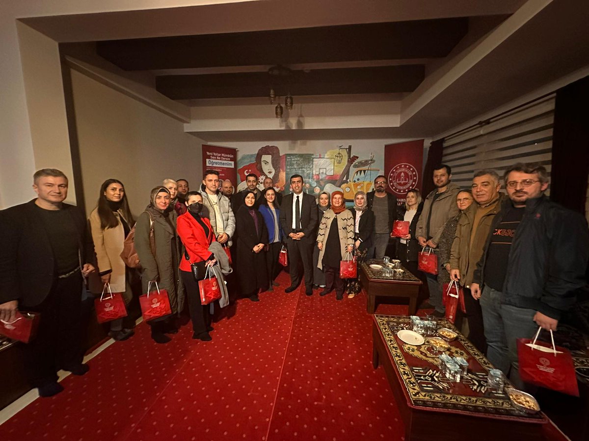 📌YOMRA
"Yeni Yollar Mümküm Sen Ne Dersin Öğretmenim" Projemiz kapsamında, 
meslektaşlarımızla buluşuyor; onlardan öğrenmeye devam ediyoruz. Hayalleri eğiten hakikat elçilerimize, bu uğurda gösterdikleri fedakârlıklar adına, çocuklarımızın kalbiyle teşekkür ediyorum.
<a href="/tcmeb/">Millî Eğitim Bakanlığı</a>