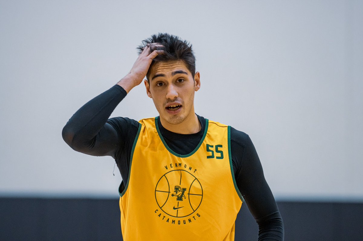 UVMmbb's tweet image. Got the fellas back together again 😸