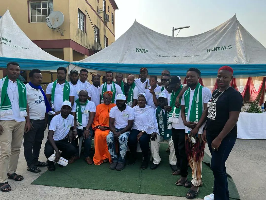 riseapp_ng's tweet photo. End of the year party of the association of artisans in Surulere LGA. #riseappng #riseapp
#happyholidays #streets #empowerment #youthempowerment #ecommerce #artisan #sure #plumbers #electricians #cleaners #findartisan #findvendor #findartisans #findvendors #technology https://t.co/ll4P3BEDrj