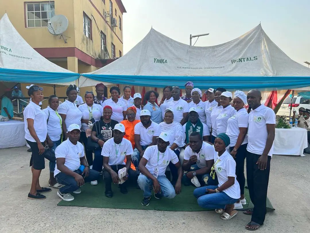 riseapp_ng's tweet photo. End of the year party of the association of artisans in Surulere LGA. #riseappng #riseapp
#happyholidays #streets #empowerment #youthempowerment #ecommerce #artisan #sure #plumbers #electricians #cleaners #findartisan #findvendor #findartisans #findvendors #technology https://t.co/ll4P3BEDrj