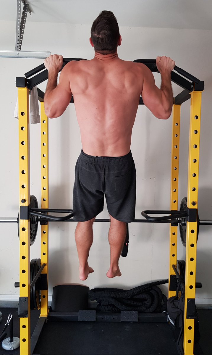 wealthylivingAF's tweet photo. A year ago, I struggled to hit more than 12-15 consecutive pullups. 

Yesterday, I did 28 straight. 

A single change doubled my performance. 

Can you guess what it was? https://t.co/dGyw3KF0G7