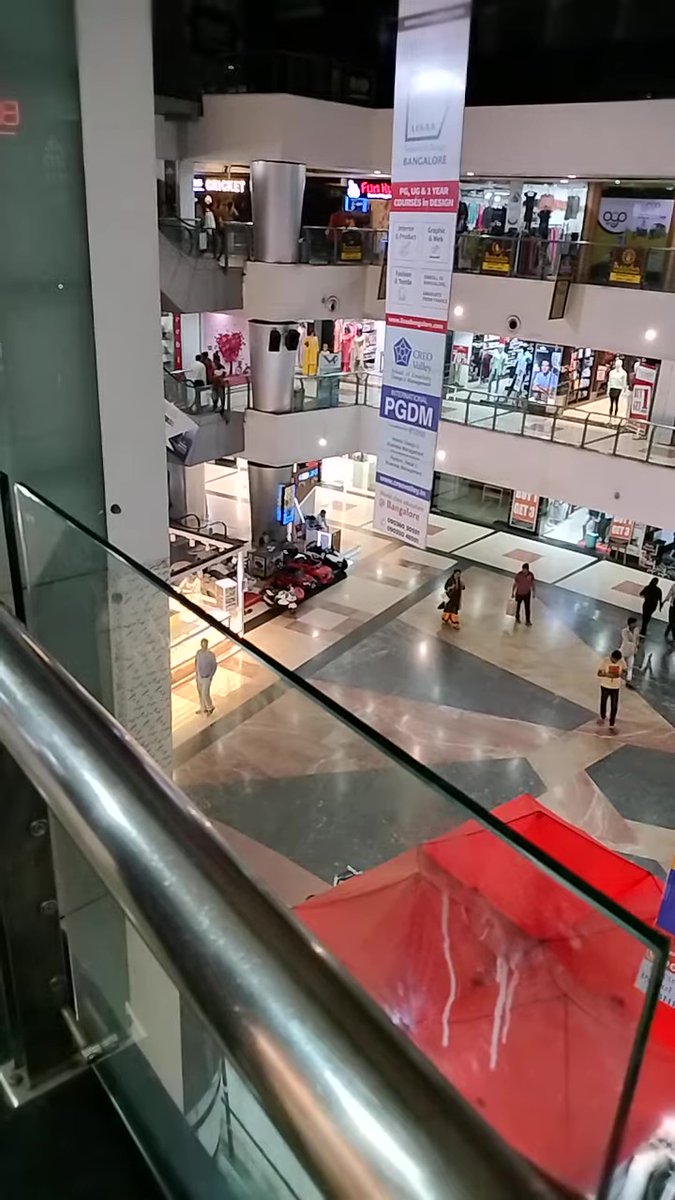 piyush_vermax's tweet image. DB City Mall Bhopal, Madhya Pradesh, India.

youtube.com/shorts/Q2OG2EX…

One of the biggest shopping malls in the heart of India, "DB City" has 13 lac square feet of floor area.

#dbcity #mall #india #bhopal #MadhyaPradesh #shopping #city