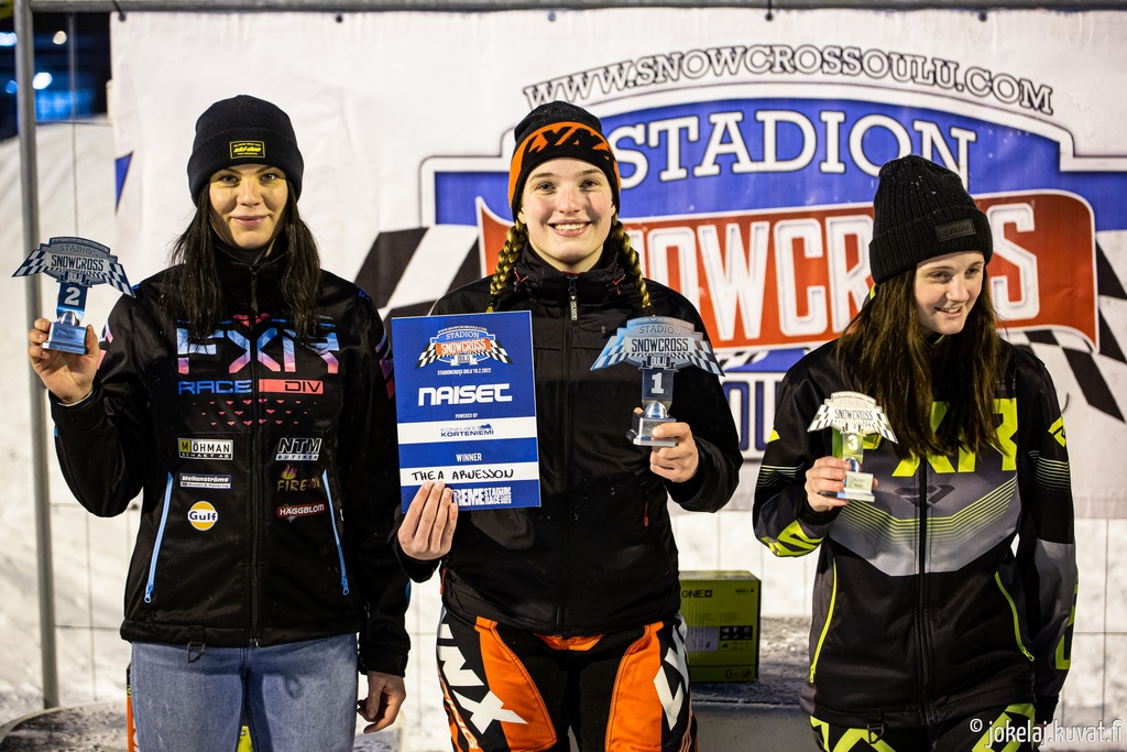 snowcrossoulu's tweet photo. Ladies Champions 2022 🤩
🏆️#14 Thea Arnesson
🥈#96 Hilda Öhman
🥉#75 Davina Backteman

#stadioncrossoulu
#stadioncross
#snowcrossoulu
#snowcross
#snocross
#skotercross https://t.co/uYGbyIM0jC