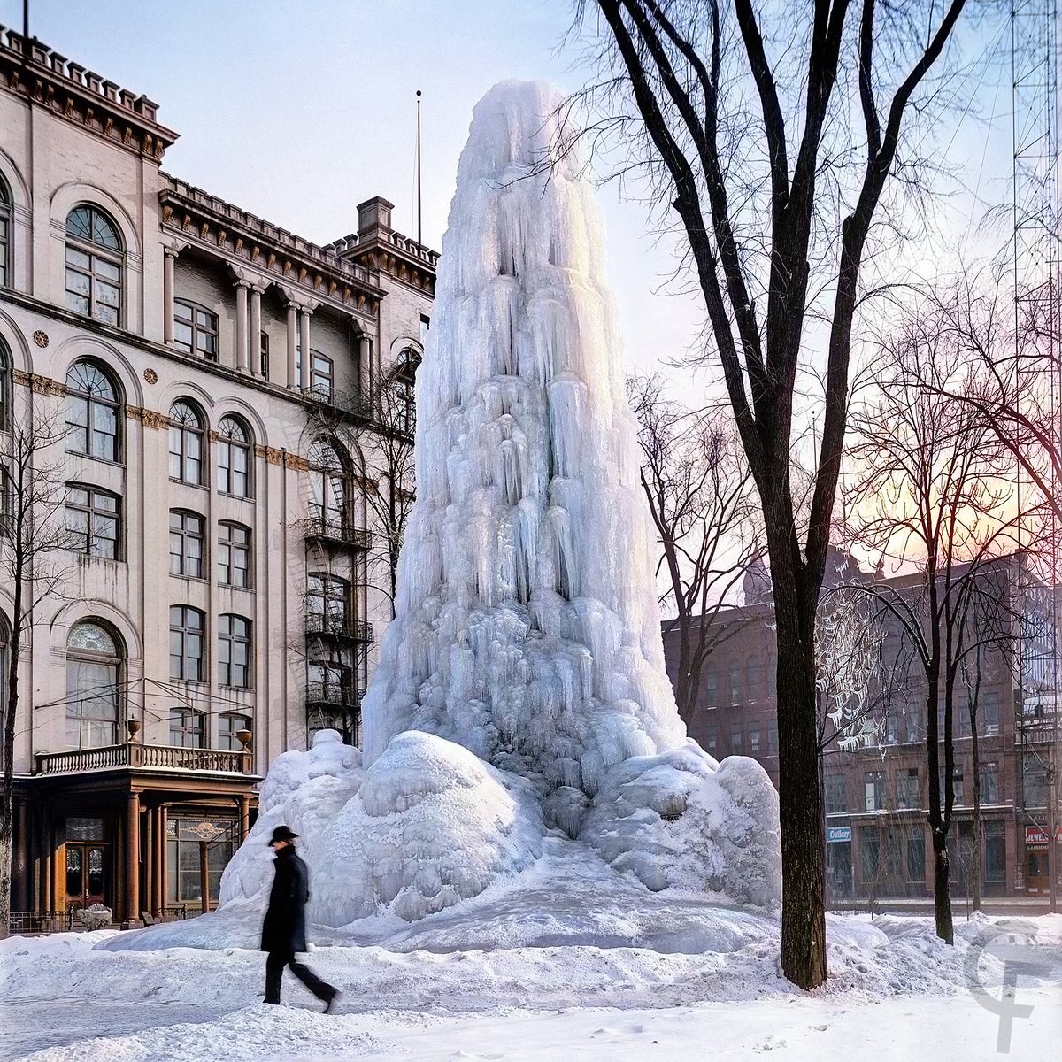 CForetime's tweet photo. Frozen fountain in #Detroit, 1906

@HistoricDET @DIADetroit @CityofDetroit @visitdetroit https://t.co/G70Wx302tF