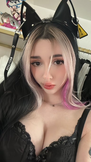 Let’s go on a date ? https://t.co/MRu0HdV3rz