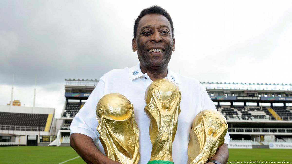 TeamCRonaldo's tweet photo. RIP Pele, One of the greatest legends of the game. 🙏🕊 https://t.co/QgICQaaiqI