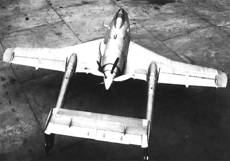 因みにフランスが戦後すぐ開発した艦上攻撃戦闘機SO.8000ナルヴァルは死ぬほどカッコイイけど思いっきりダメ飛行機で試作止まりでポイされました(悲 