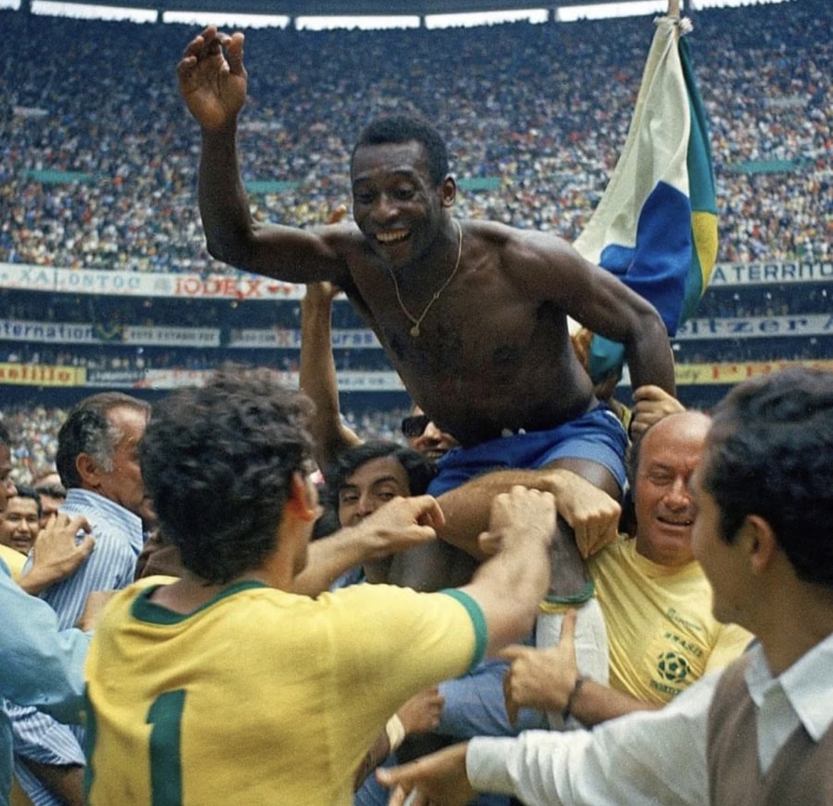 Footballtweet's tweet image. Long live the King. 👑🇧🇷❤️🕊️