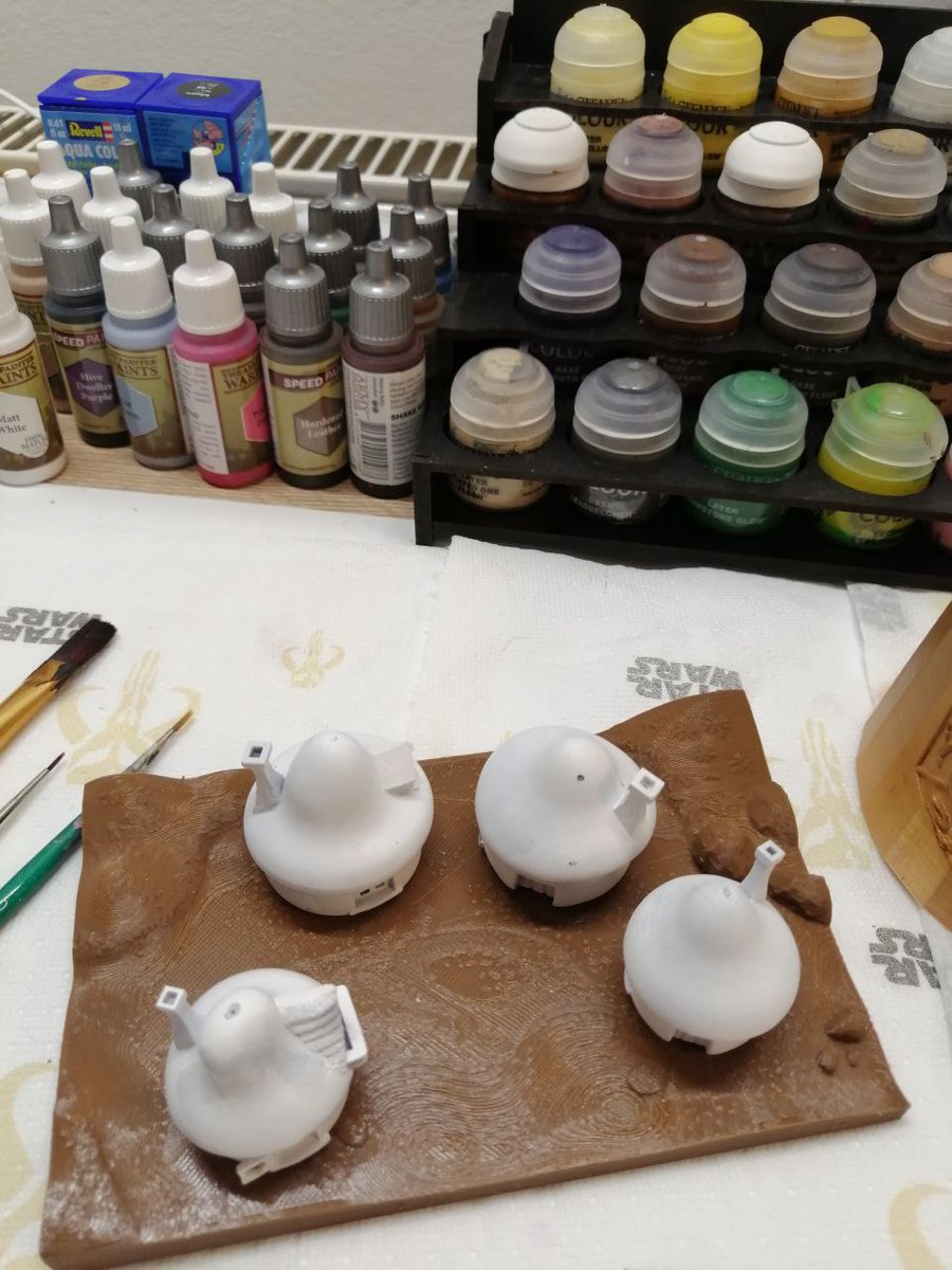 ClarasArtworks's tweet photo. I am now live painting this smurfs village on Tiktok😍

#Live #TikTokライブ配信 #TikTokLive #DIY #miniature #paintingminiatures https://t.co/LBYsmpG3bB