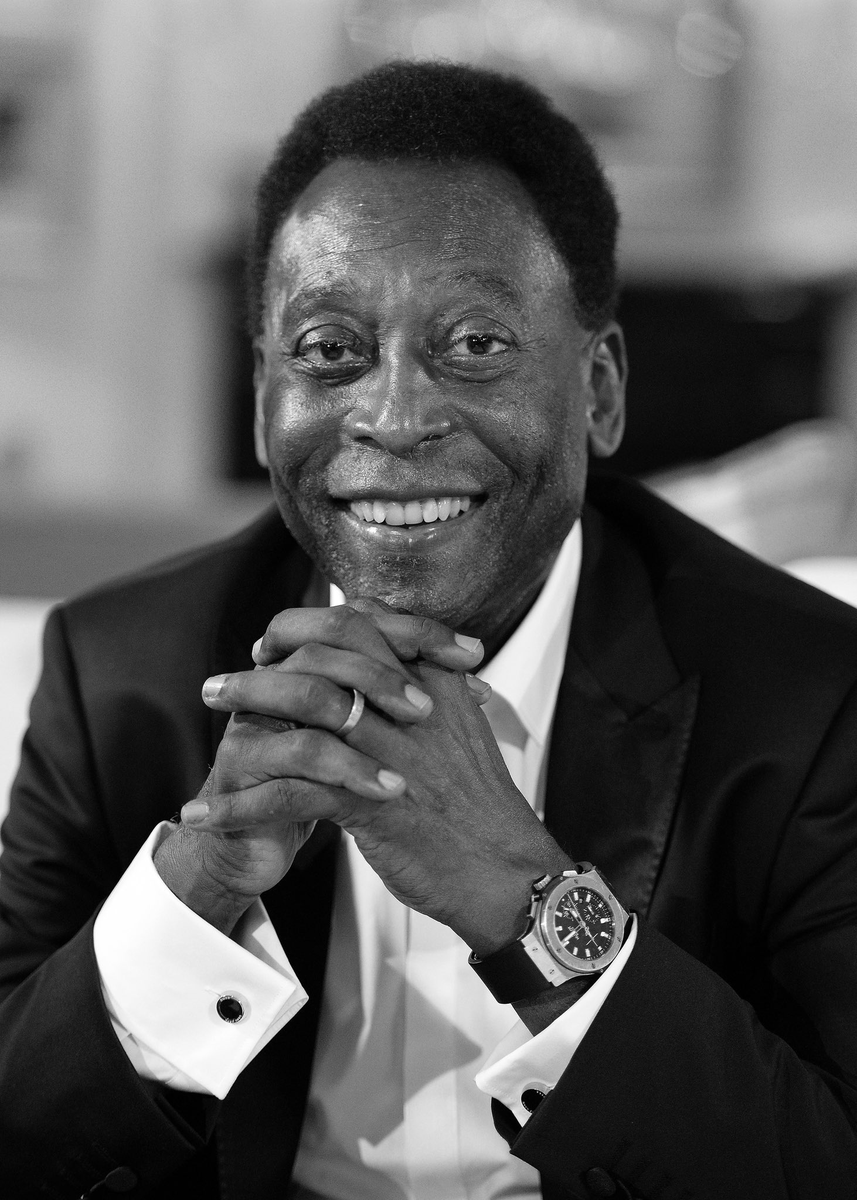 Legenda sepakbola, Pele, meninggal dunia di usia 82 tahun. 

Turut berduka cita 🙏

Edson Arantes do Nascimento (Pele). 
1940 - 2022 🥀