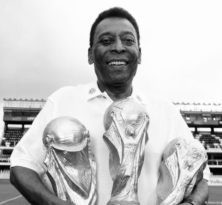 Ha fallecido el MÁS grande, el Rey. QEPD Rey Pelé