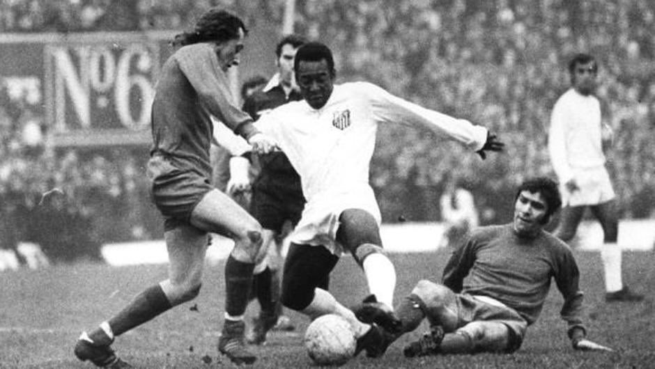 RIP Pele - one the greatest there’ll ever be and probably the most talented to ever grace Dalyer ⚽️ 

He played in Dalymount in 1972 when 27,500 people packed in to watch Santos edge a 3-2 win over a Bohs/Drums selection.