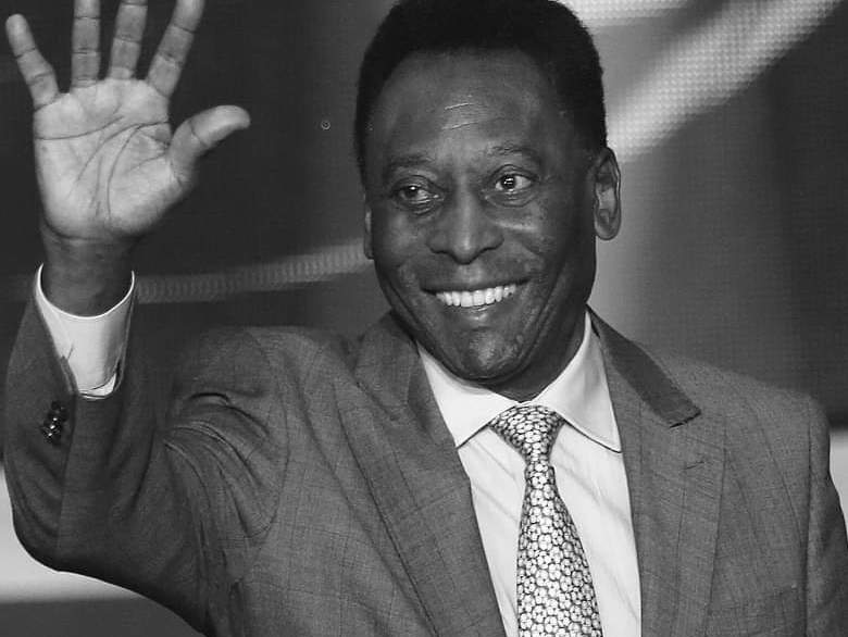 Africaguinee's tweet photo. 🔴La planète foot en deuil : le "Roi" Pelé est mort...👇
https://t.co/iUhvisaJcA https://t.co/EggxwkaSxM