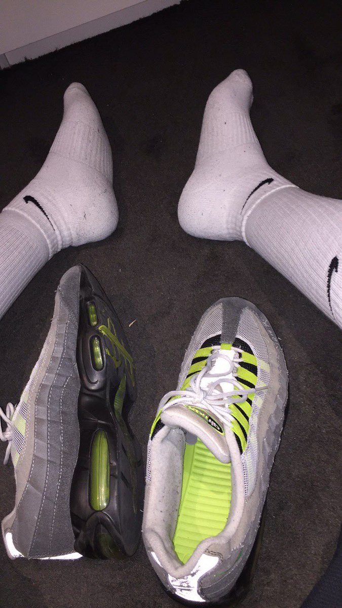 uksockking's tweet photo. greedy pig worshiped my socks and payed up as he should. whos next? get in my dms and pay up! #malefeet #footworship #footfetish #gaysportswear #gaysneakers #gaysox #sportswear #chav #scally #gearfetish #gaytrackies #nikegay #gayscally #cashmaster #airmax #gaylads #sneakerfetish https://t.co/PmfjJSwZas