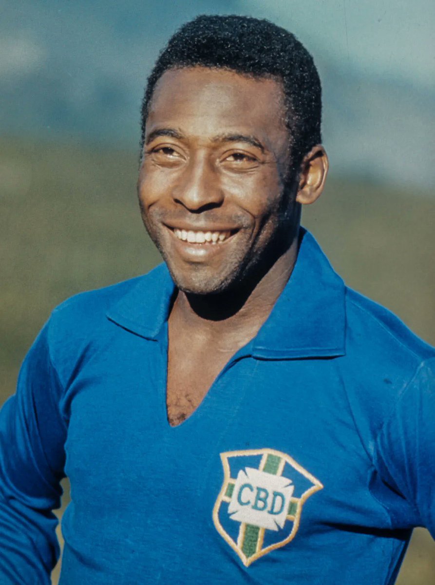 LimbzHQ's tweet photo. RIP The King of Football ❤️❤️ https://t.co/BrRKHLPNci
