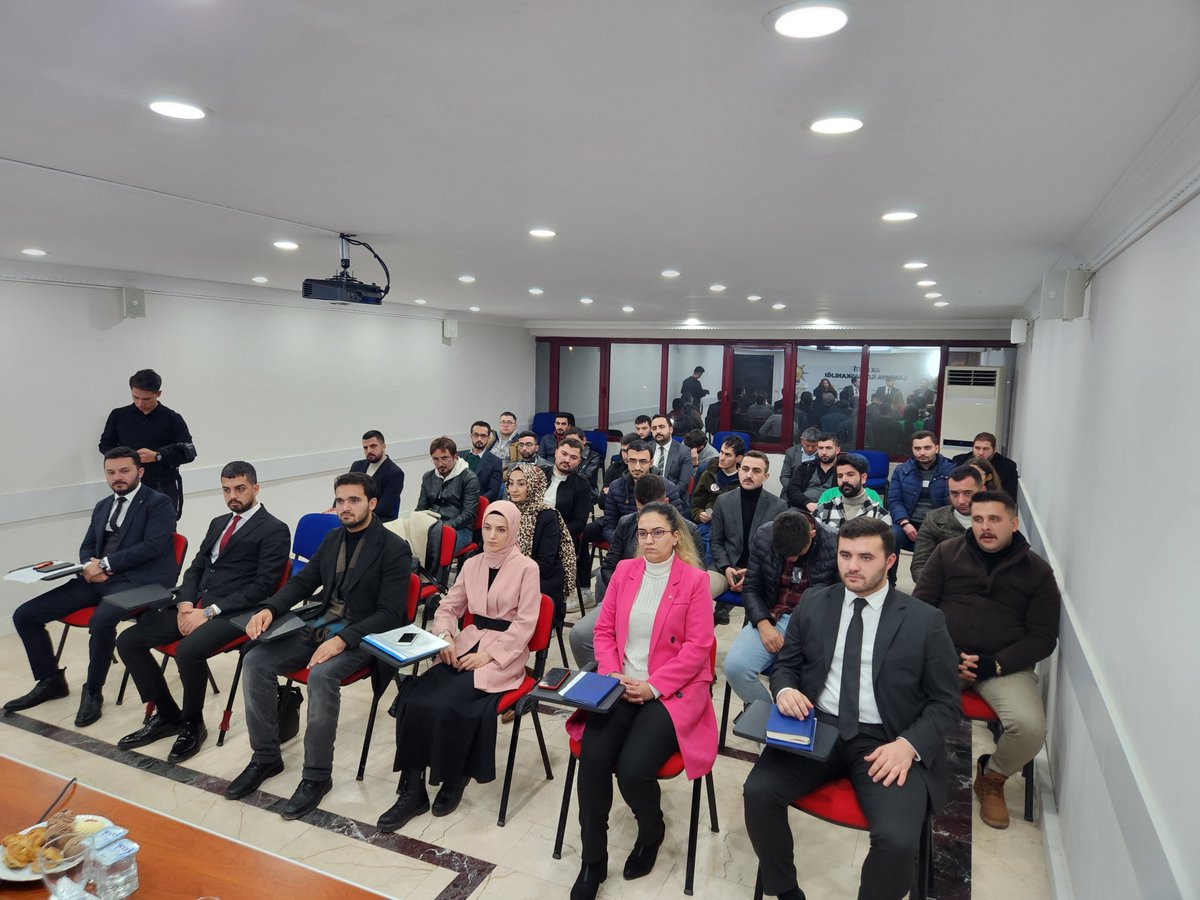 akcankayagenc's tweet photo. 🔸️Haftalık Olağan Yönetim Kurulu Toplantımızı Ankara Milletvekilimiz Sn. Orhan YEĞİN'in (@orhanyegin ) katılımlarıyla gerçekleştirdik. 

🔸️Aktarmış olduğu tecrübelerinden ve katılımlarından dolayı teşekkür ederiz.😊 https://t.co/l4XatfMmwY