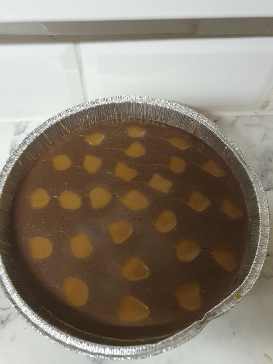 Chicken tikka reduced down, rice on the boil and cheesecake ready to serve 😋