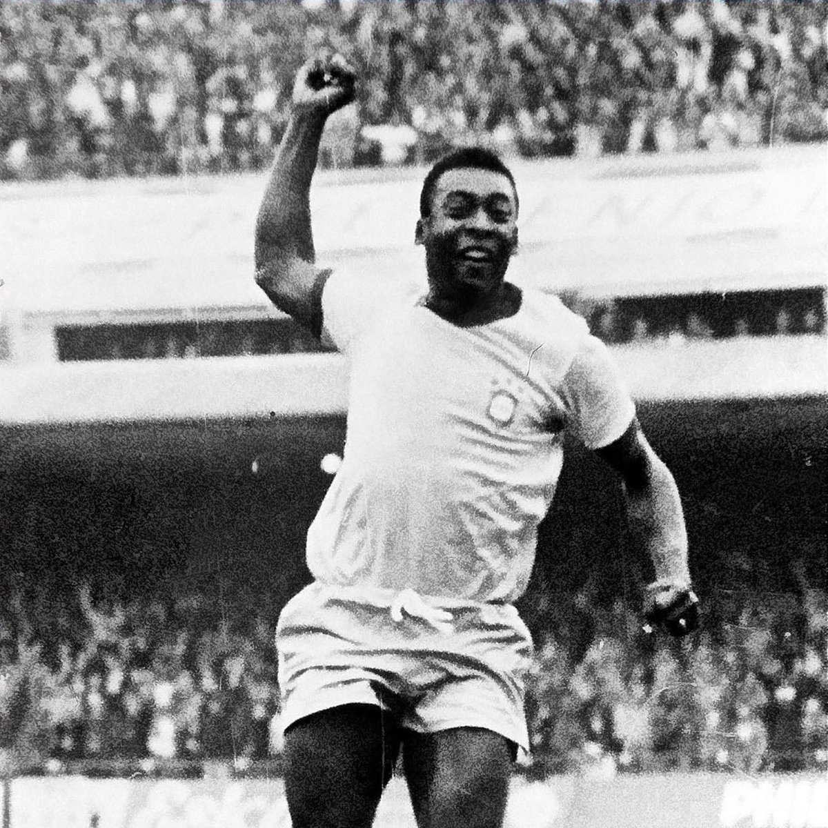 Legend of the game. RIP, Pele. ❤️