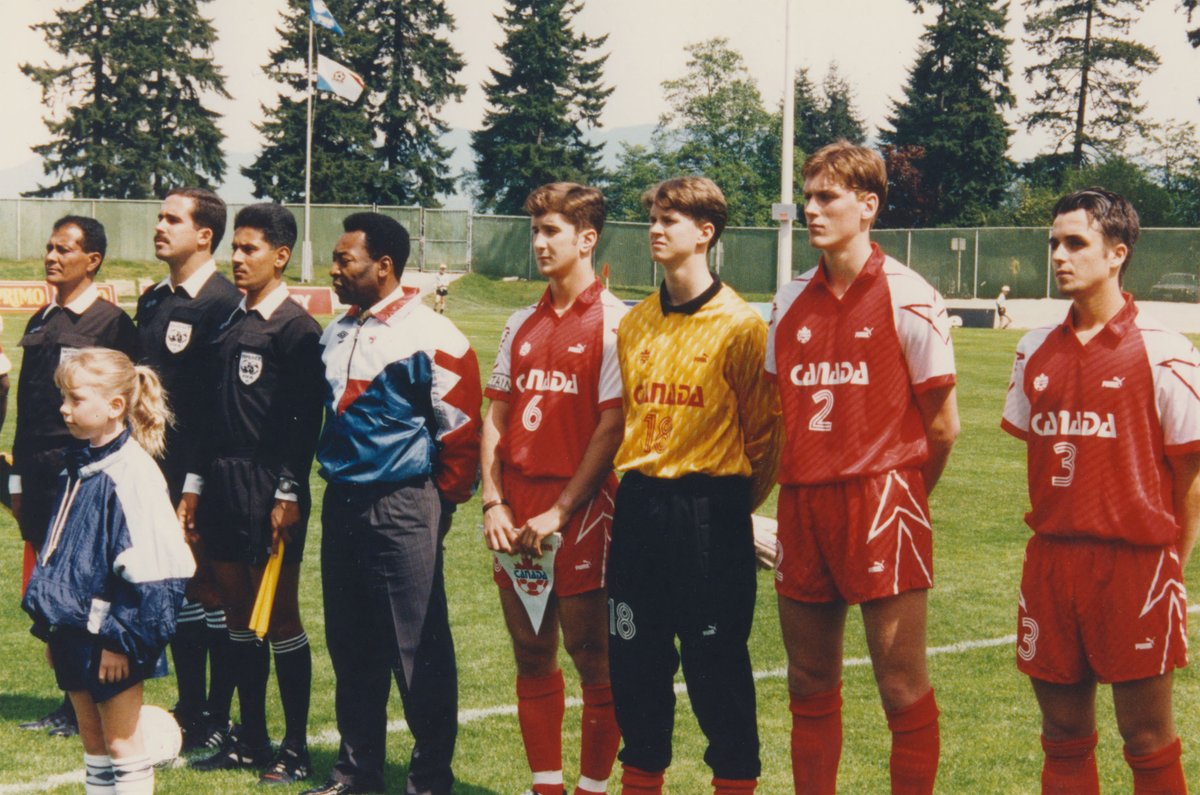 CanadaSoccerEN's tweet photo. We join the sporting world in mourning the passing of one of our sport's greatest ever players. 

Rest In Peace, Pelé ❤️ https://t.co/sDUP840wjM