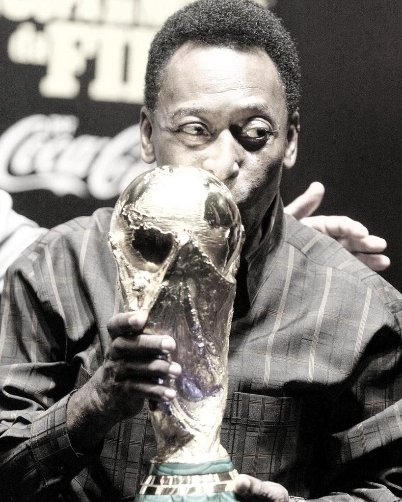 william_kas's tweet photo. Rip Legend Pele 💔😢🇧🇷 https://t.co/mFBCz5gobH